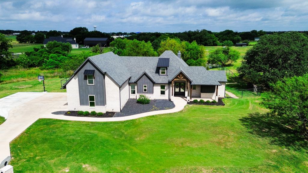 401 Spring Valley Road, Weatherford, TX 76087 — photo 1