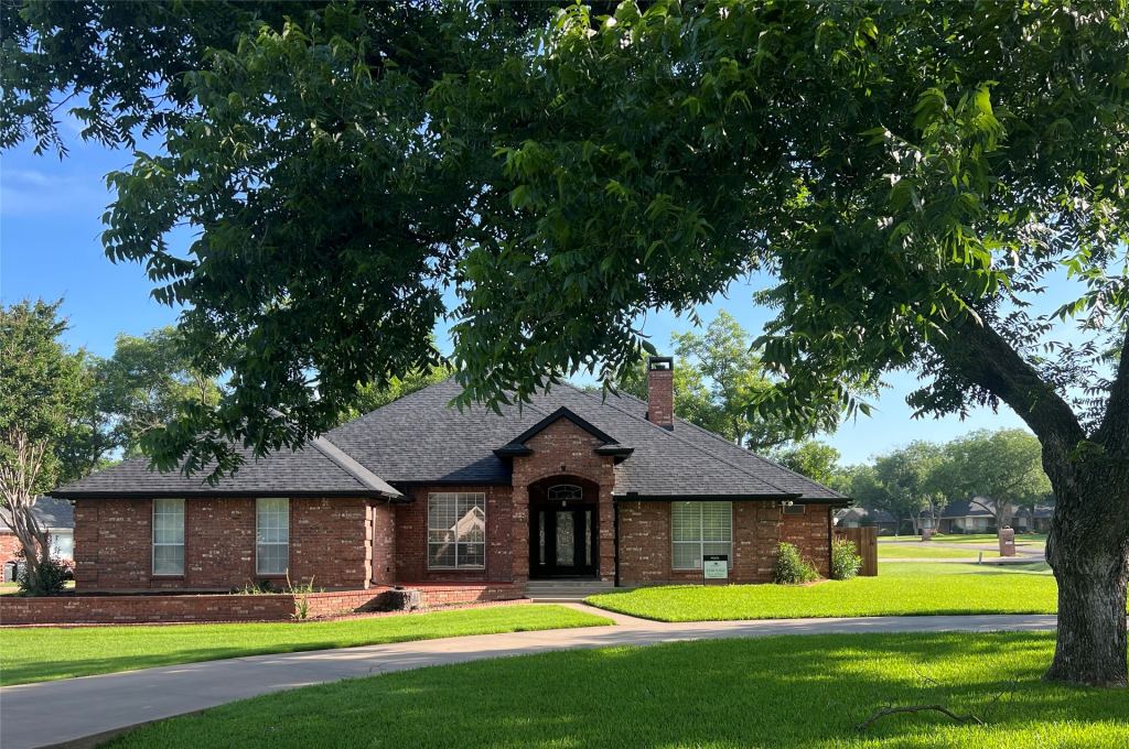 9219 Hanging Moss Drive, Granbury, TX 76049 — photo 1