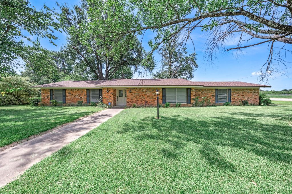 300 Merrell Drive, Sulphur Springs, TX 75482 — photo 1
