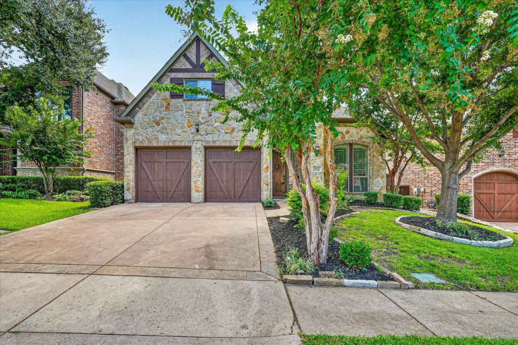 2024 S Hill Drive, Irving, TX 75038 — photo 1