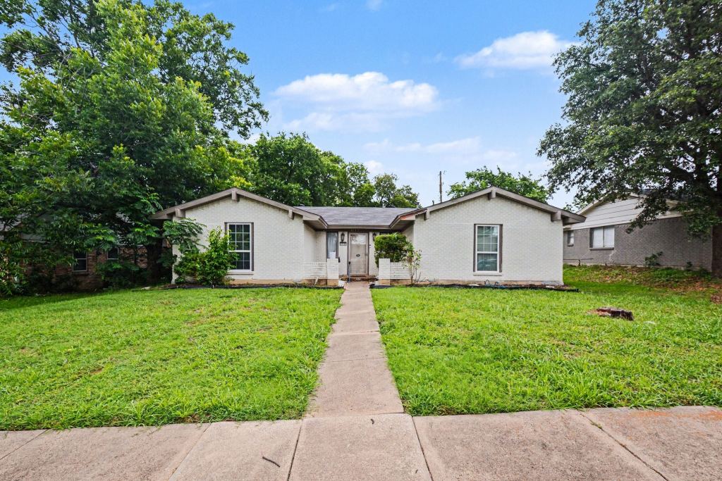 4133 Logan Street, Irving, TX 75062 — photo 1