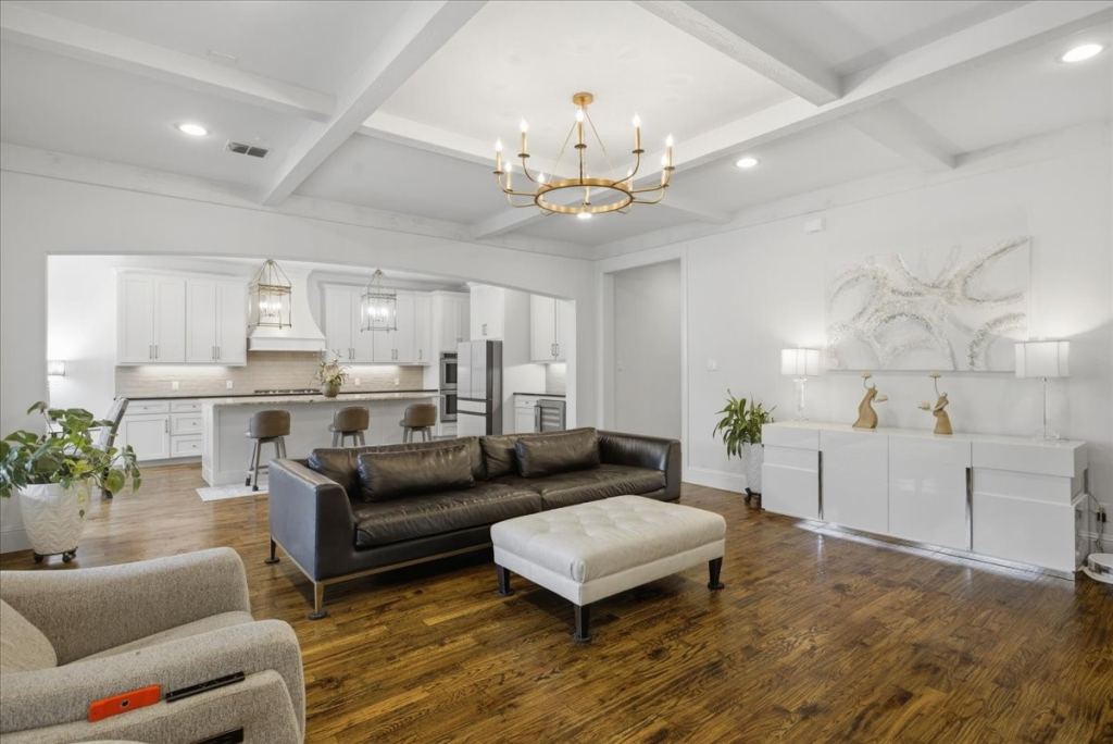 520 Point Vista Drive