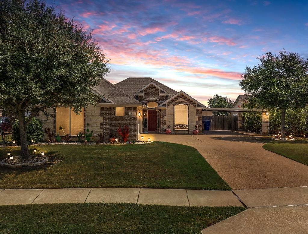 219 Oak Meadow Trail, Waco, TX 76657 — photo 1