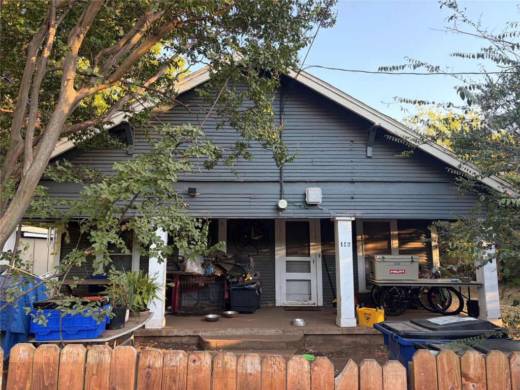 112 E Indiana Avenue, Midlothian, TX 76065 — photo 1