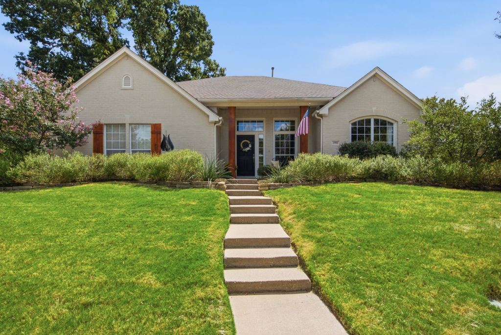 1902 Clear Creek Drive, Weatherford, TX 76087 — photo 1