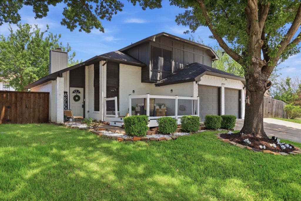 5321 Pocassett Drive, Arlington, TX 76018 — photo 1