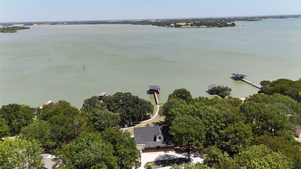 429 Meandering Way, Corsicana, TX 75109 — photo 1