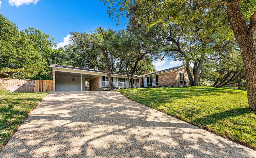 2901 Woodland Drive, Waco, TX 76710 — photo 1