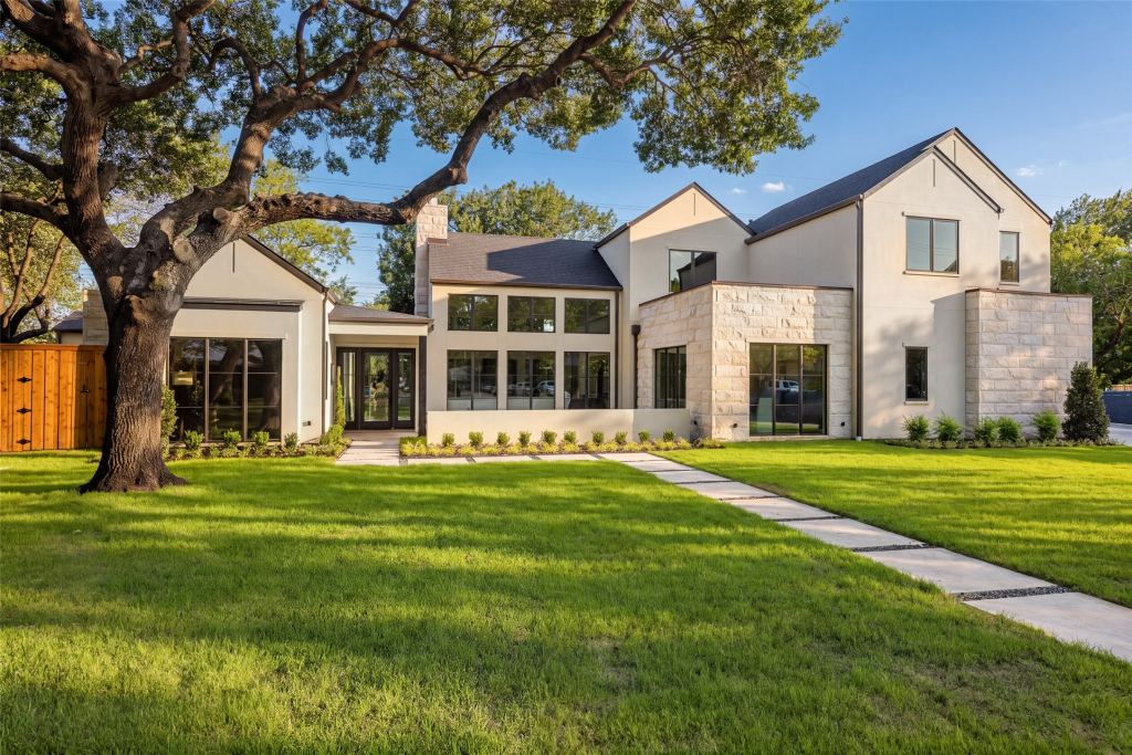 11202 Northland Circle