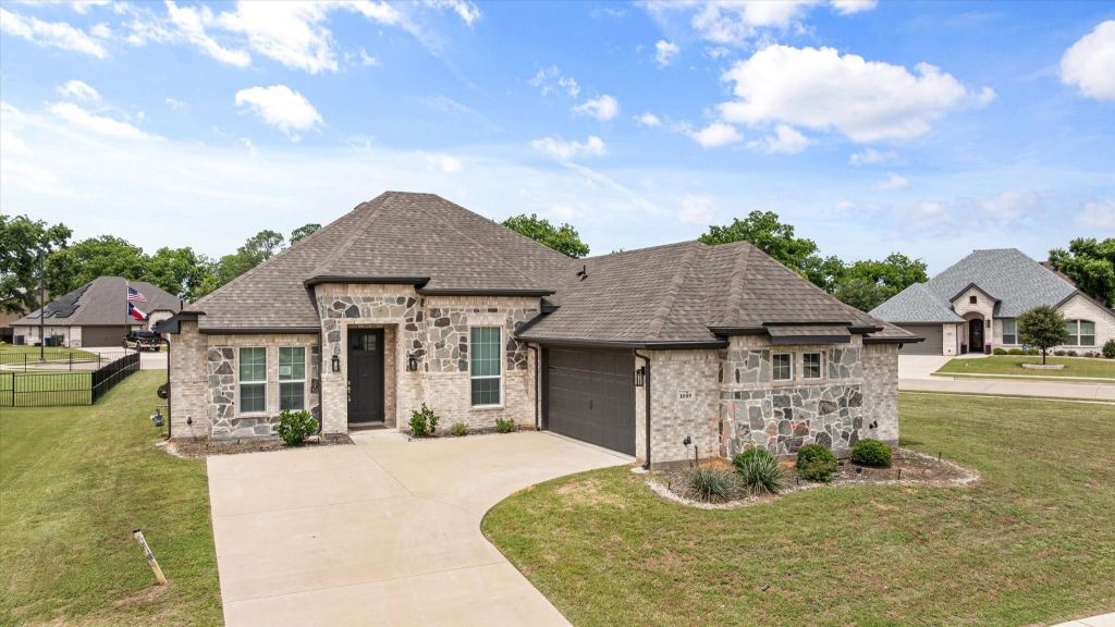 1089 Mickelson Drive, Granbury, TX 76048 — photo 1