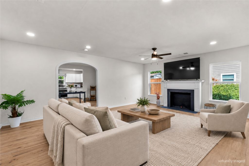 1402 N Brents Avenue, Sherman, TX 75090 — photo 1
