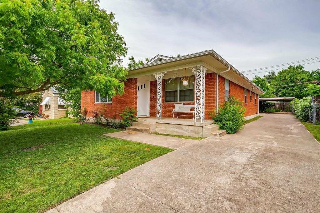 3217 Lubbock Avenue, Fort Worth, TX 76109 — photo 1
