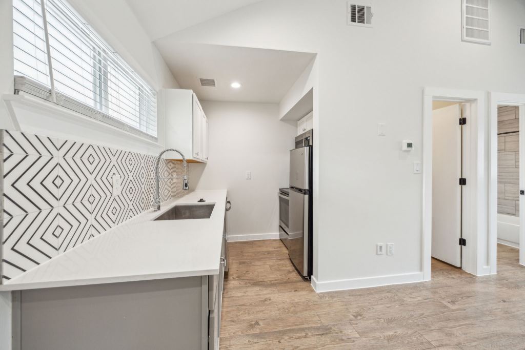 5018 San Jacinto Street 210, Dallas, TX 75206 — photo 1