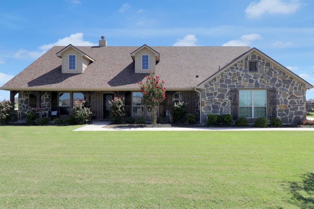 7818 Sagebrush Lane, Godley, TX 76044 — photo 1