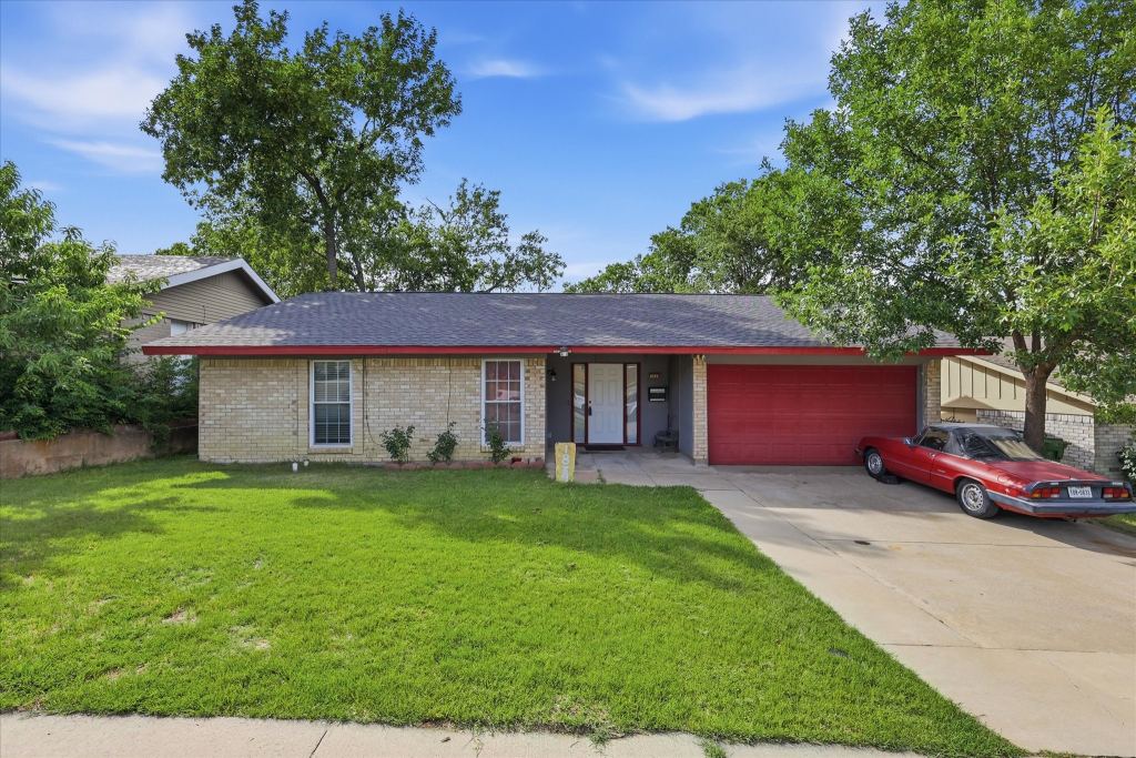 1839 Sherwood Lane, Carrollton, TX 75006 — photo 1
