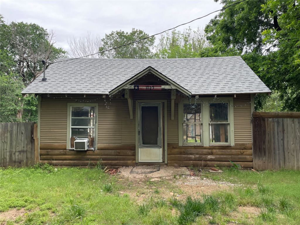 1025 Baker Street, Denison, TX 75020 — photo 1