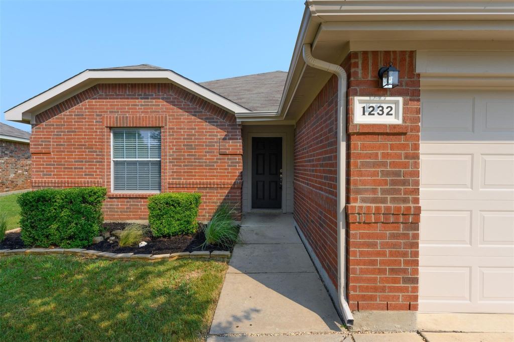 1232 Round Pen Run, Fort Worth, TX 76052 — photo 1