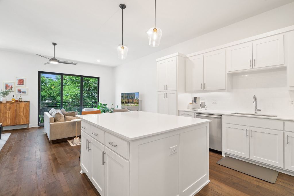 160 W Canty Street 203, Dallas, TX 75208 — photo 1