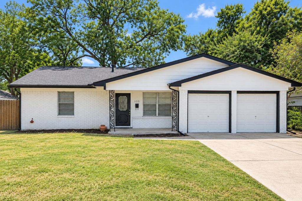 133 Baron Place, Grand Prairie, TX 75051 — photo 1
