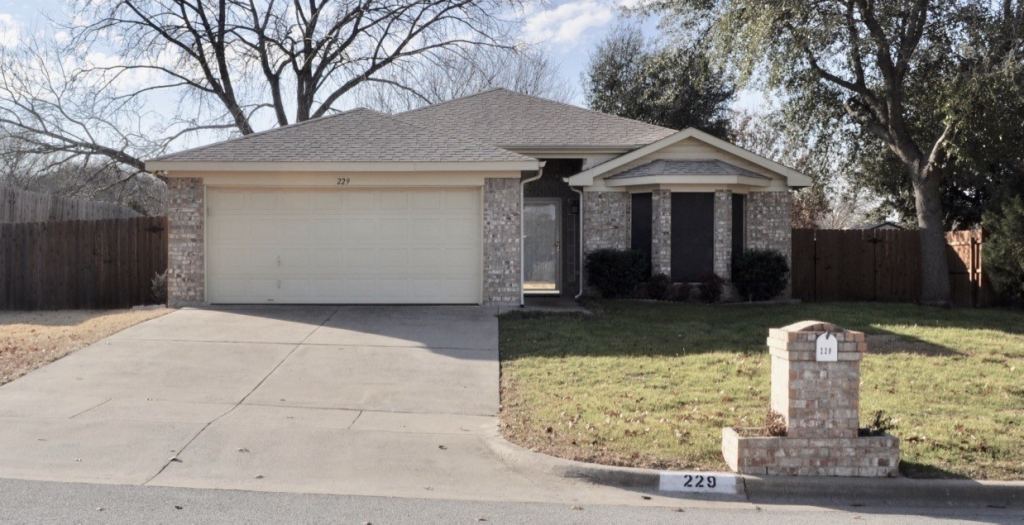 229 Lancelot Drive, Weatherford, TX 76086 — photo 1
