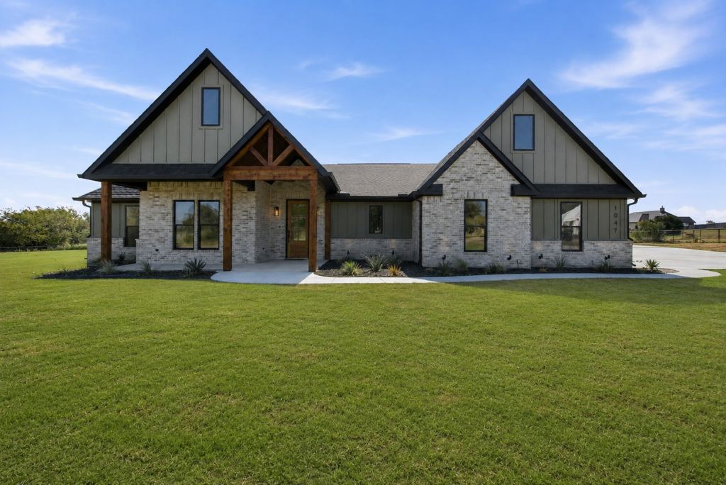 1047 Pioneer Crossing, Weatherford, TX 76088 — photo 1