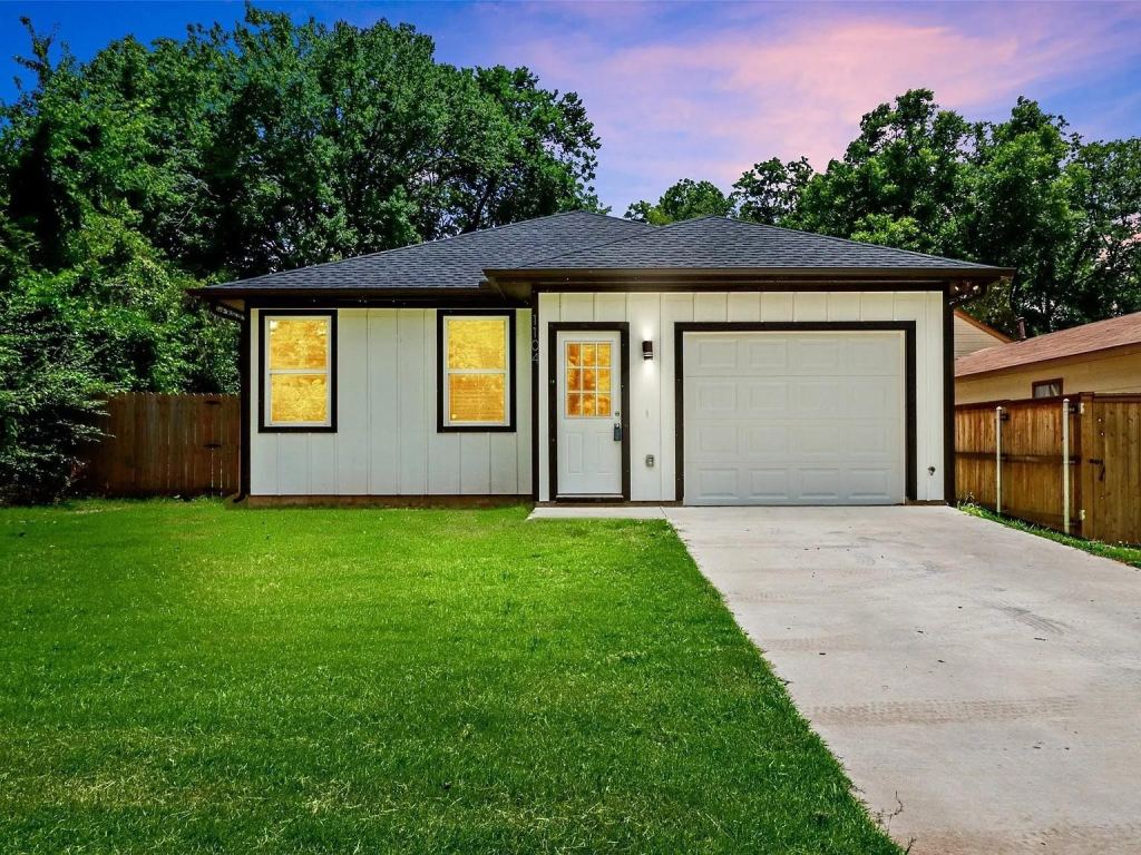 1104 W Elm Street, Denison, TX 75020 — photo 1