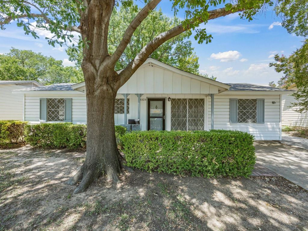 3323 William Brewster Drive, Irving, TX 75062 — photo 1