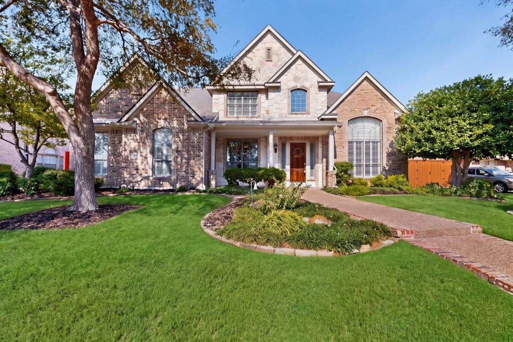 1921 Armstrong Drive