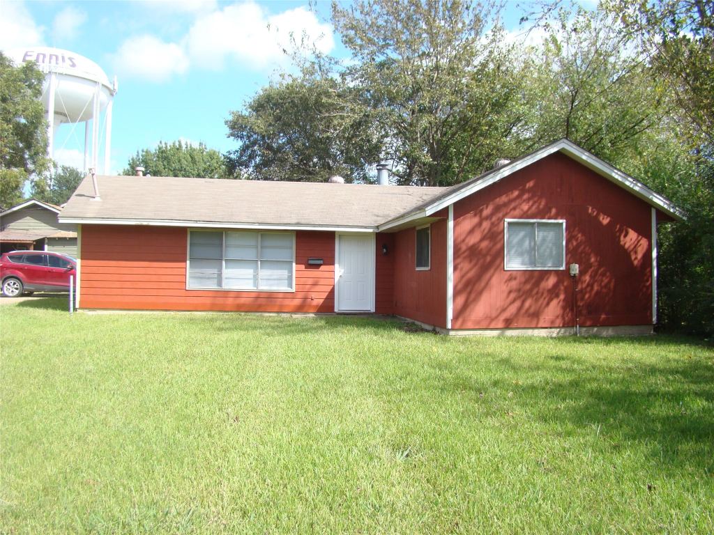 1506 N Preston Street, Ennis, TX 75119 — photo 1