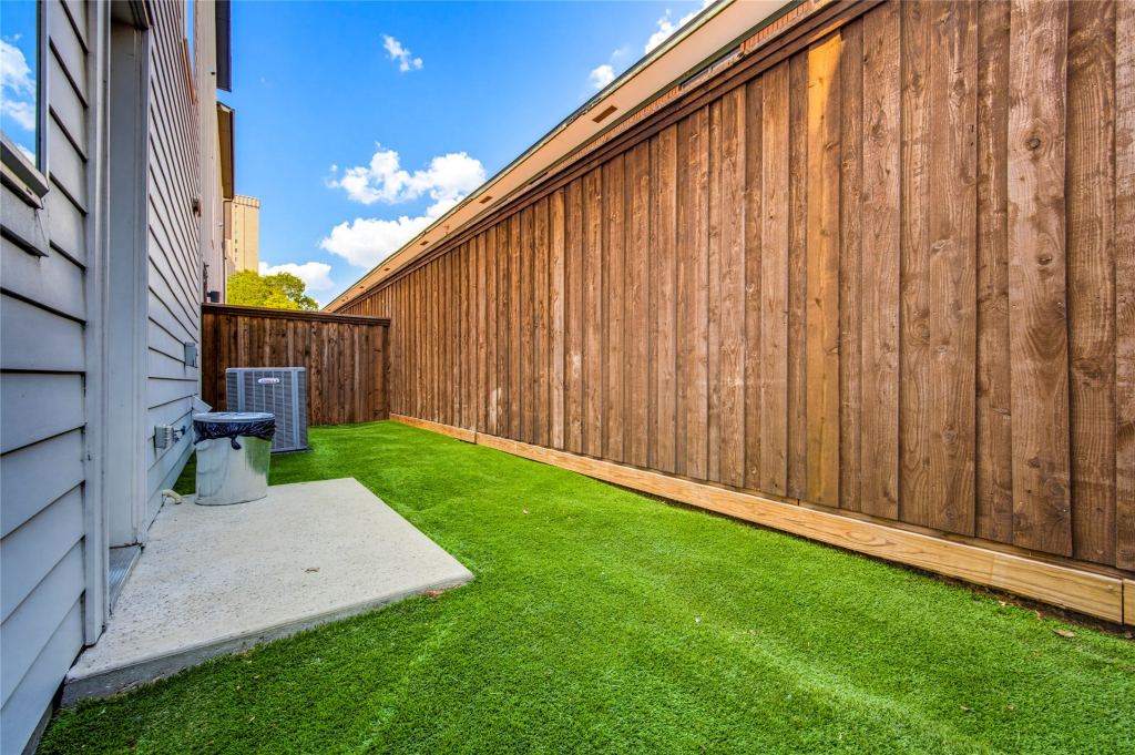 1112 Lavender Ridge