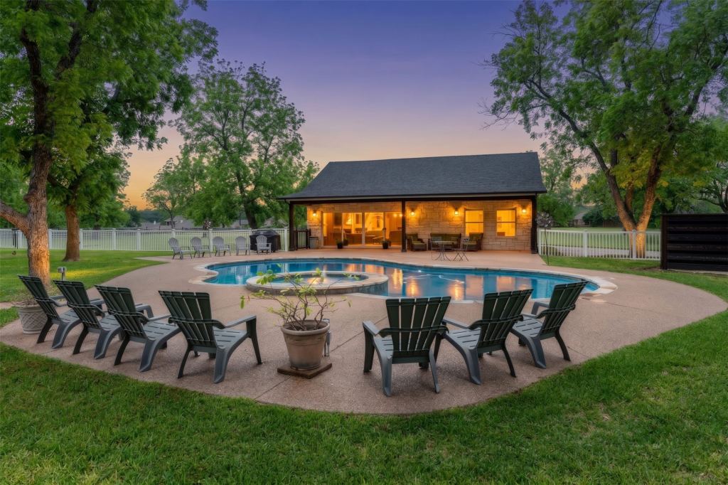 10008 Flight Plan Drive, Granbury, TX 76049 — photo 1