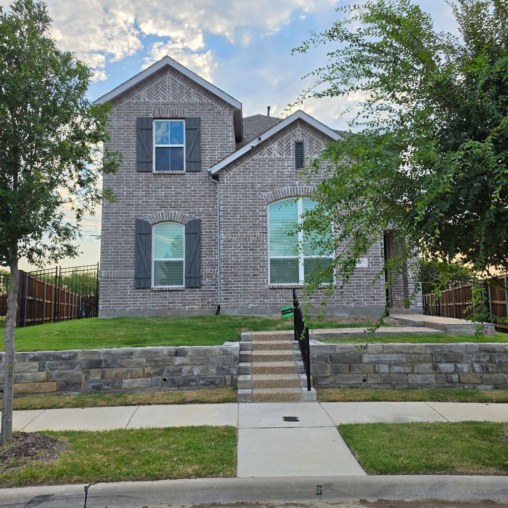 909 Carnation Drive