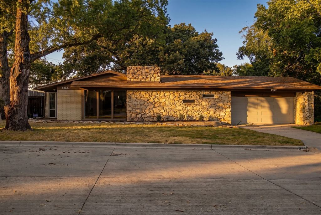 5144 Jennings Drive, North Richland Hills, TX 76180 — photo 1