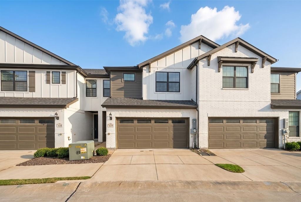 1129 Rusk Way, Lewisville, TX 75077 — photo 1