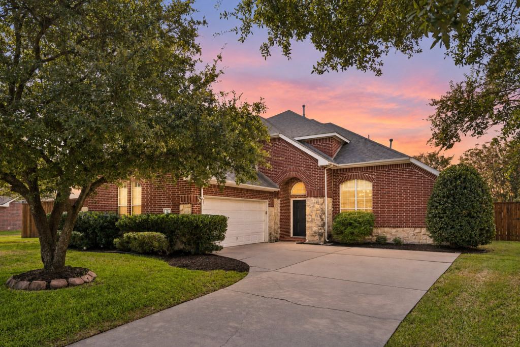 35 Creekside Drive, Trophy Club, TX 76262 — photo 1