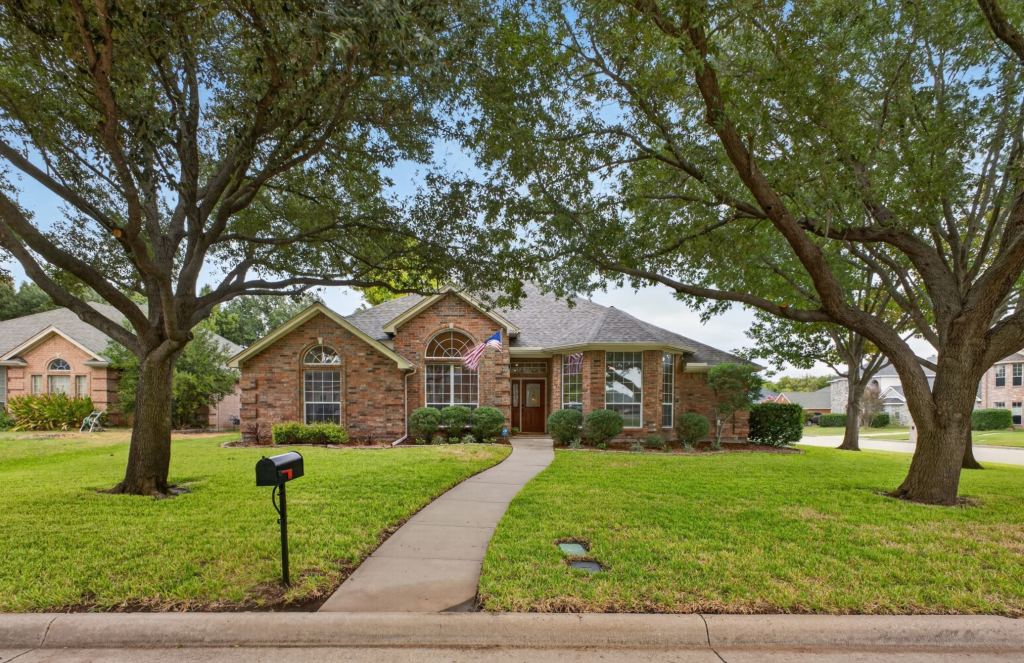 1600 Churchill Lane, Mansfield, TX 76063 — photo 1