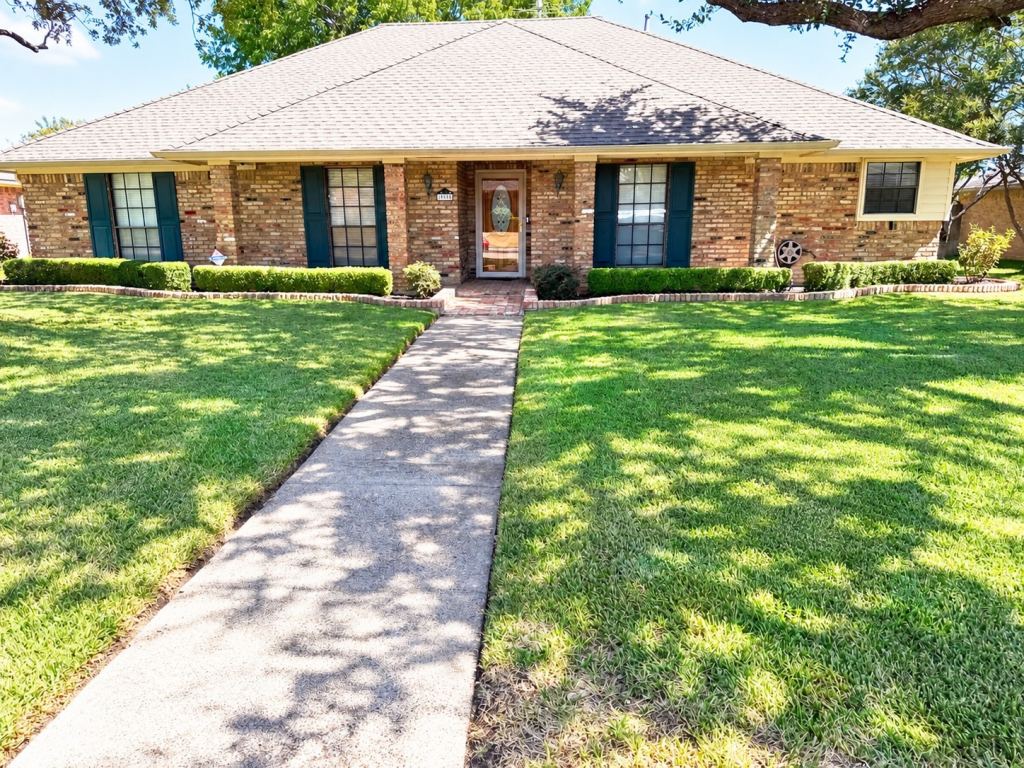 4908 Country Club Drive, Mesquite, TX 75150 — photo 1