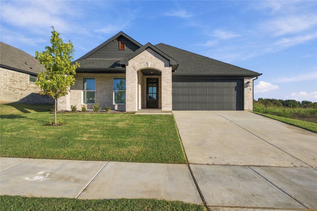 4215 Hummingbird Drive