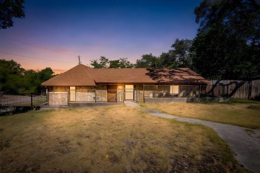 6940 Hatch Road, Fort Worth, TX 76135 — photo 1