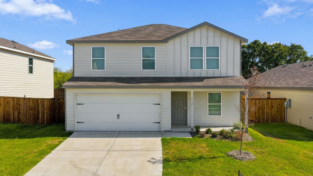 832 Eagles Nest Drive, Cleburne, TX 76031 — photo 1