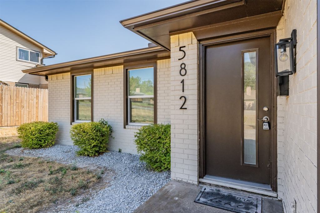 5812 Regatta Circle, Dallas, TX 75232 — photo 1