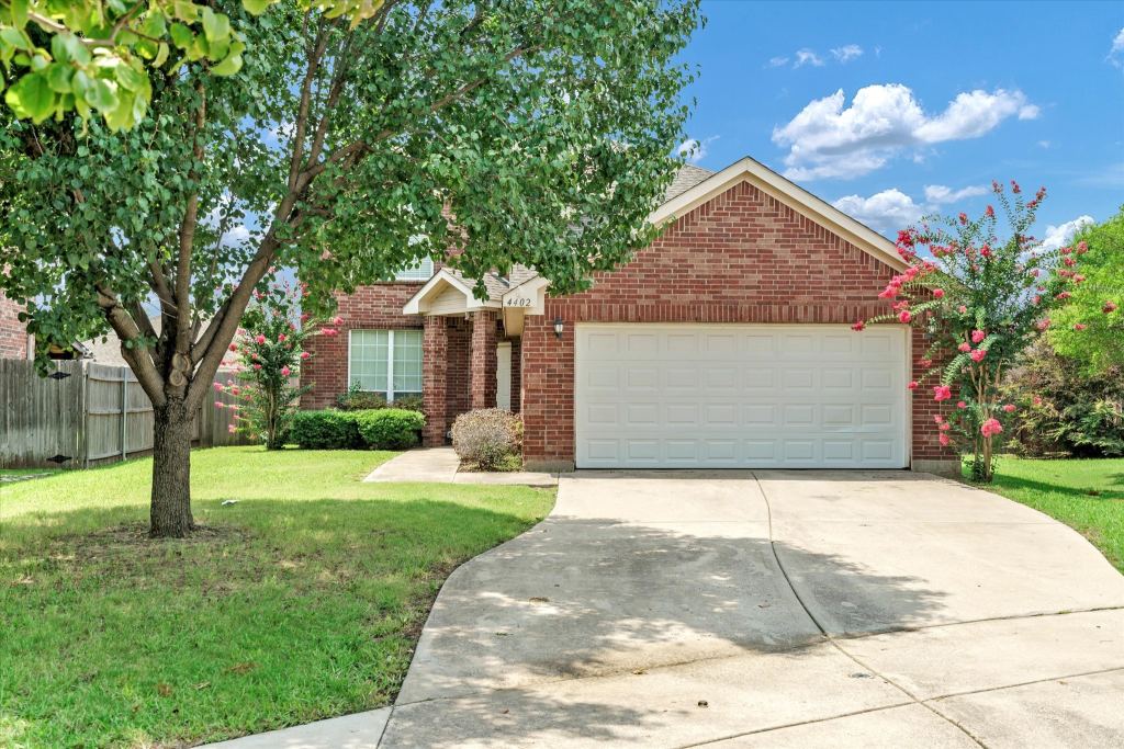 4402 Emerald Leaf Drive, Mansfield, TX 76063 — photo 1