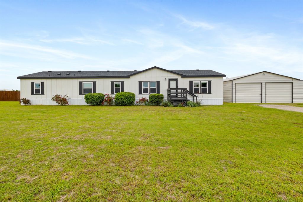 8425 Brahma Drive, Justin, TX 76247 — photo 1