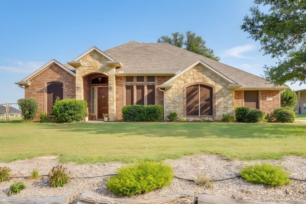 505 Morrow Road, Springtown, TX 76082 — photo 1