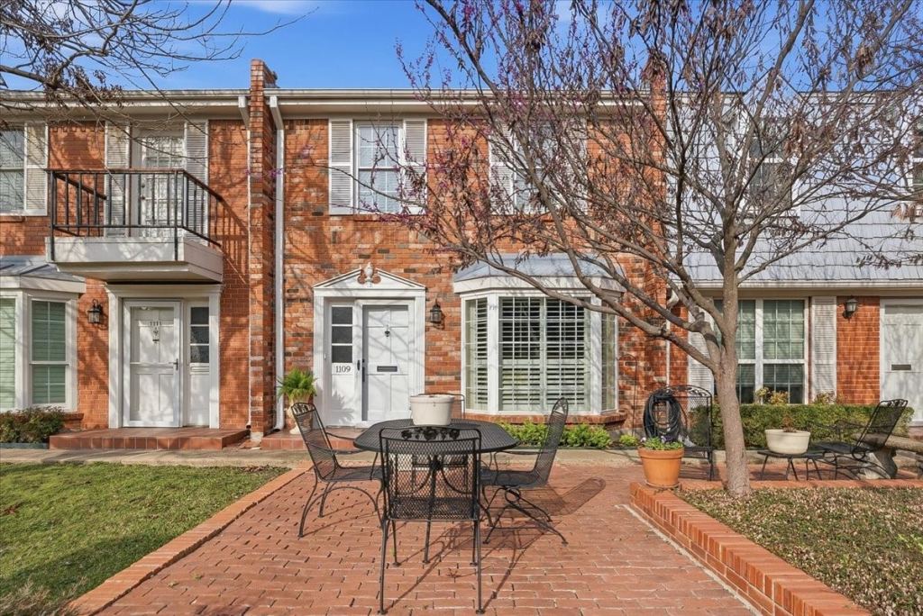 1109 Roaring Springs Road 1109
