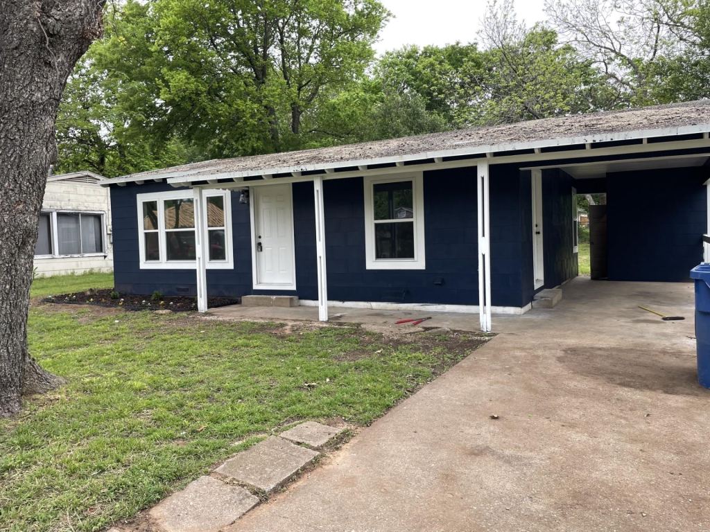 513 W Florence Street, Denison, TX 75020 — photo 1