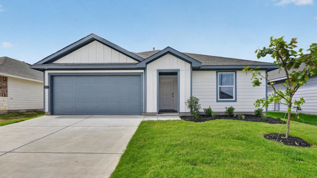 804 KING'S Way, Hillsboro, TX 76645 — photo 1