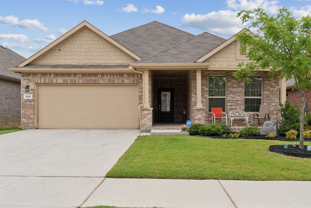525 Big Horn Pass, Denton, TX 76210 — photo 1