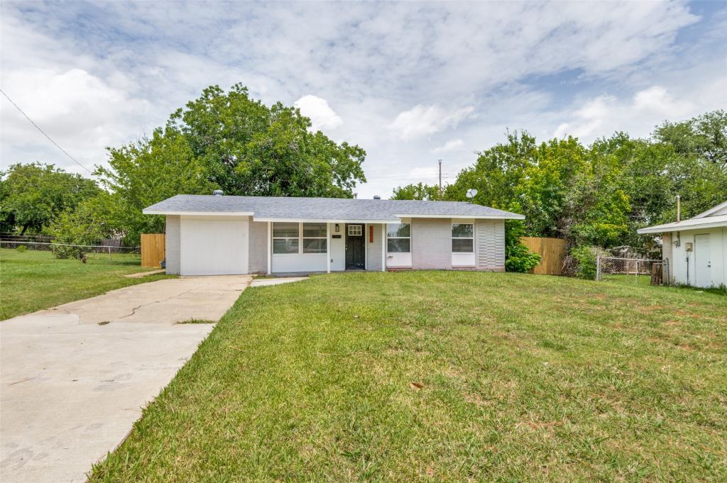 3221 Ridgeview Circle, Irving, TX 75062 — photo 1