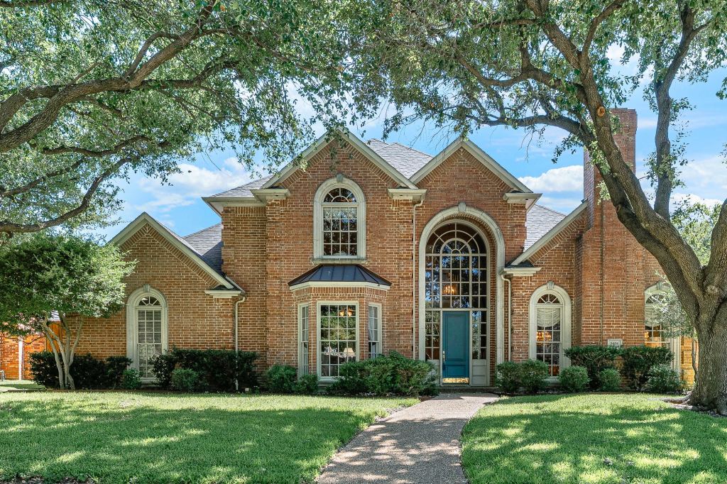 5404 GLENSHIRE Drive, Plano, TX 75093 — photo 1